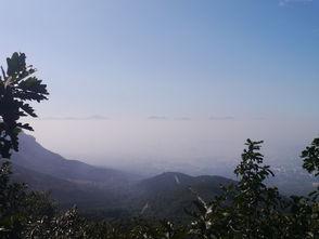 请教爬嵩山，少室山和太室山哪个景色更好？爬起来更有意思？